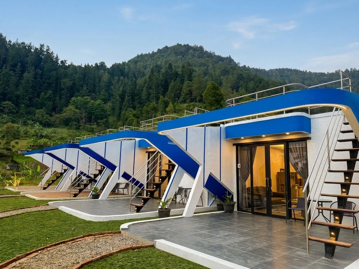 Glamping Houseboat By Expert